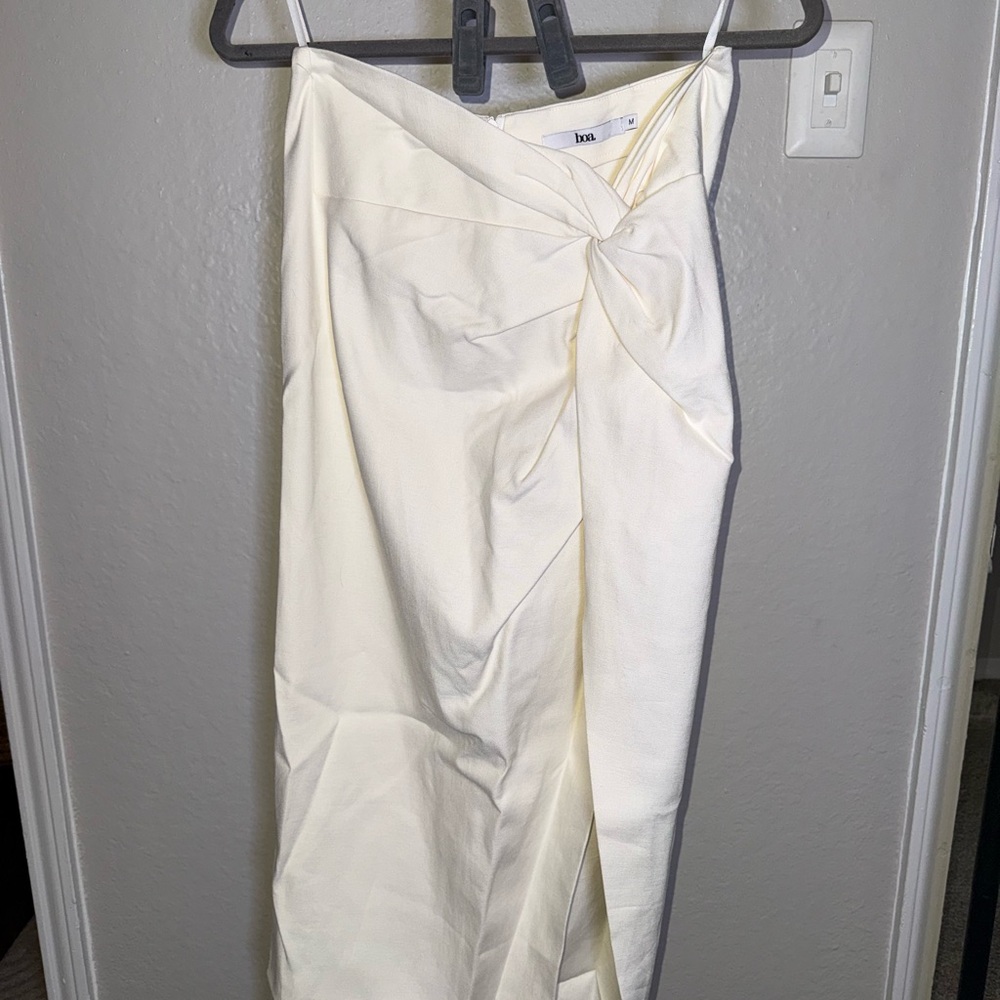 Elegant Cream Asymmetrical Skirt